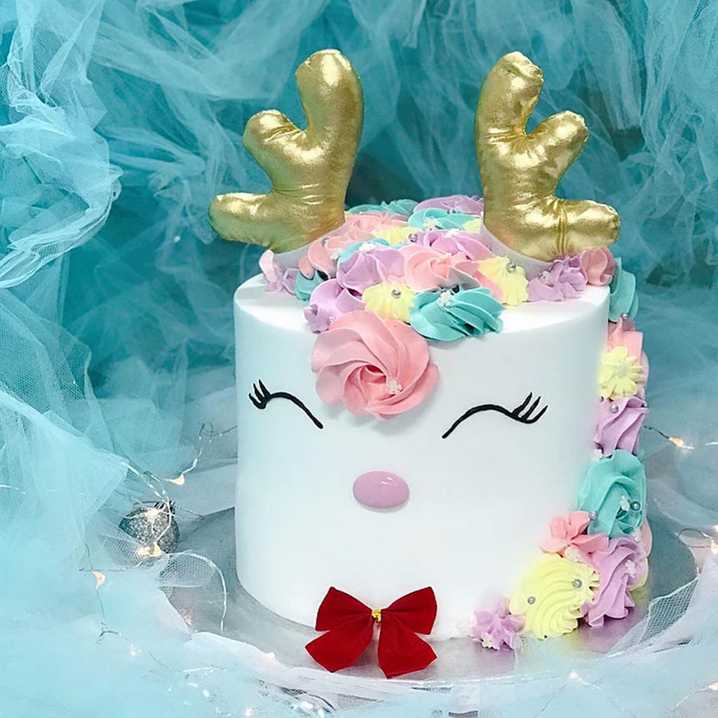 Christmas Cake Reindeer Design
