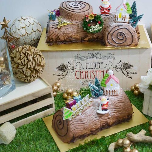 Christmas Log Cakes